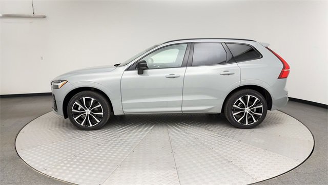 Certified 2025 Volvo XC60 B5 Plus image 5