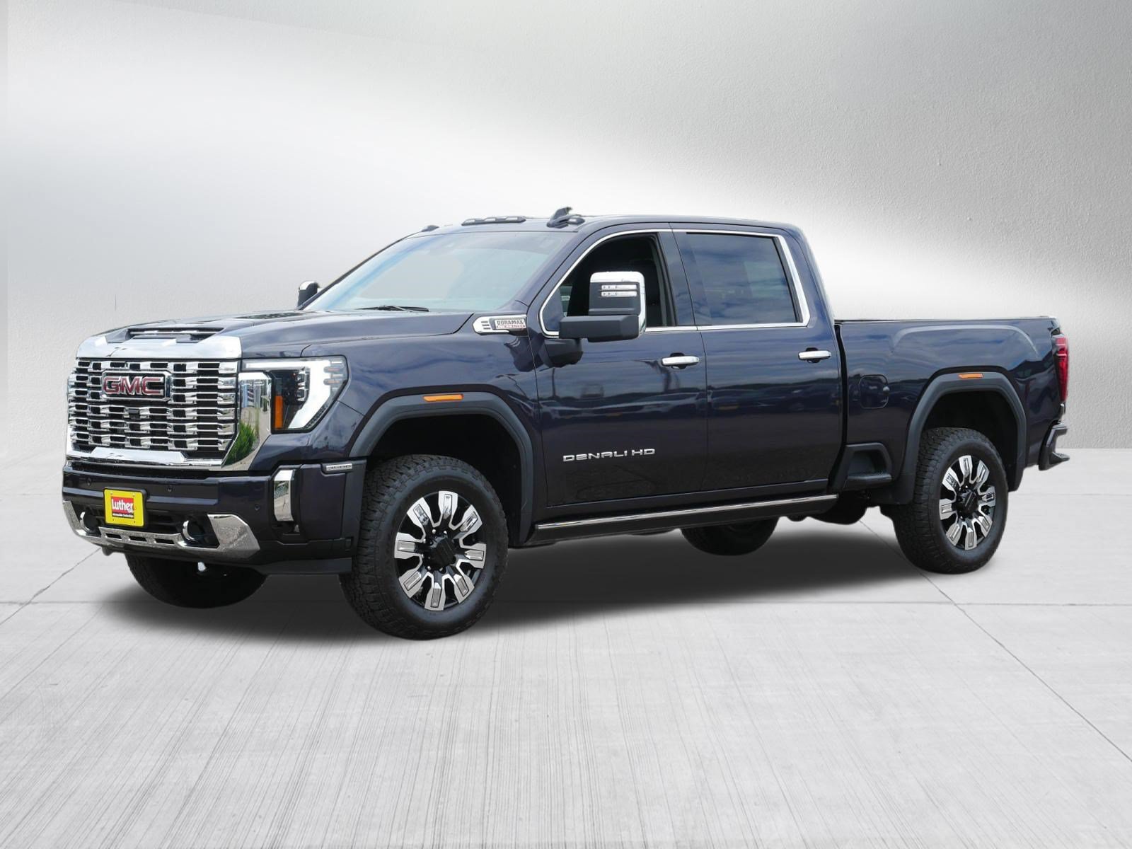 Used 2025 GMC Sierra 3500 Denali w/ Denali Reserve Package AWD/4WD image 3