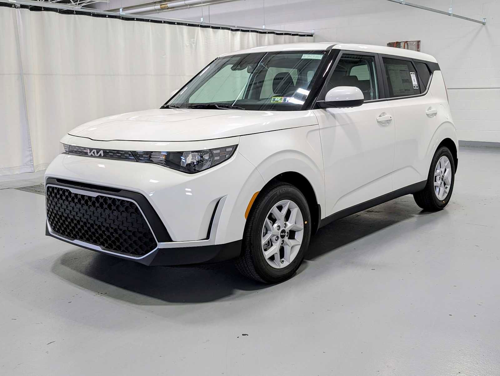 New 2025 Kia Soul S image 1