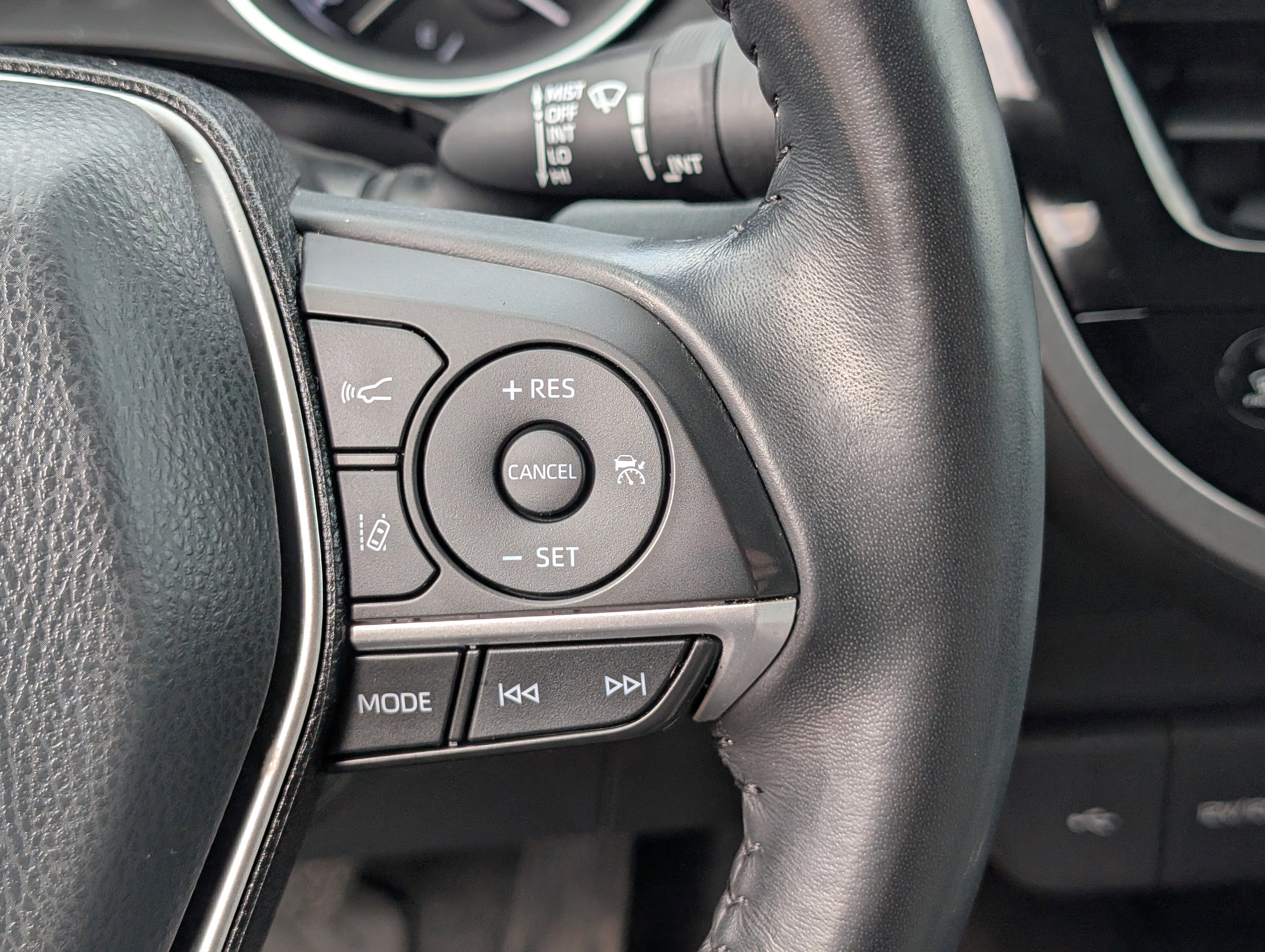 Used 2022 Toyota Camry XLE image 22