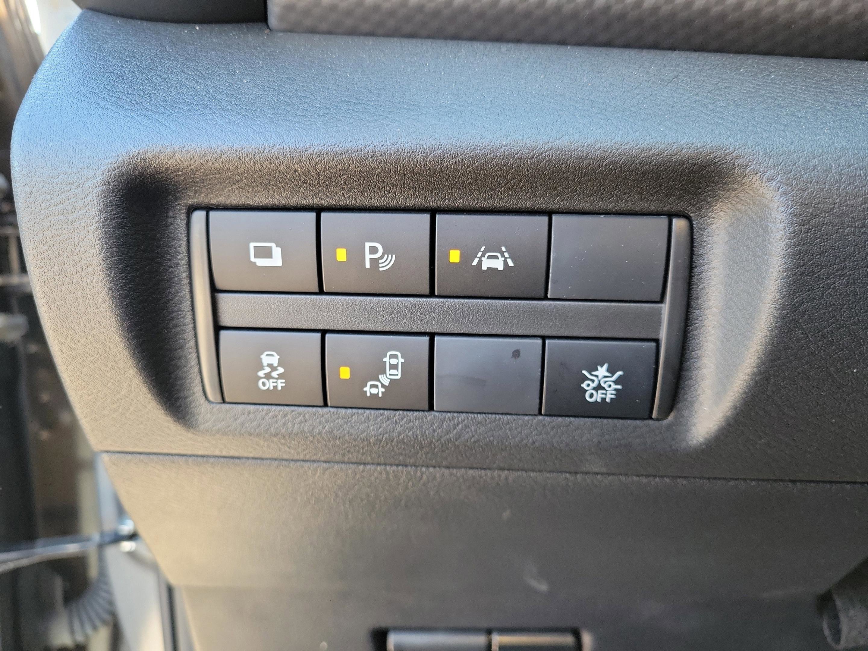 Certified 2025 Nissan Kicks Play S image 22