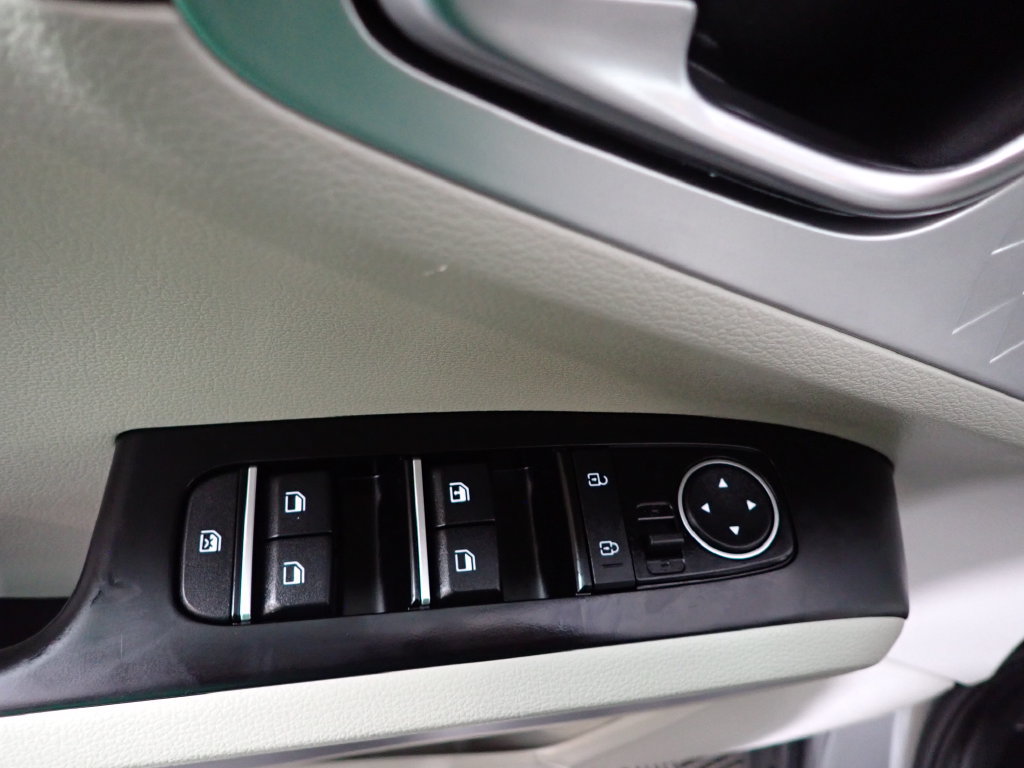Used 2025 Kia Soul LX w/ LX Technology Package FWD image 17