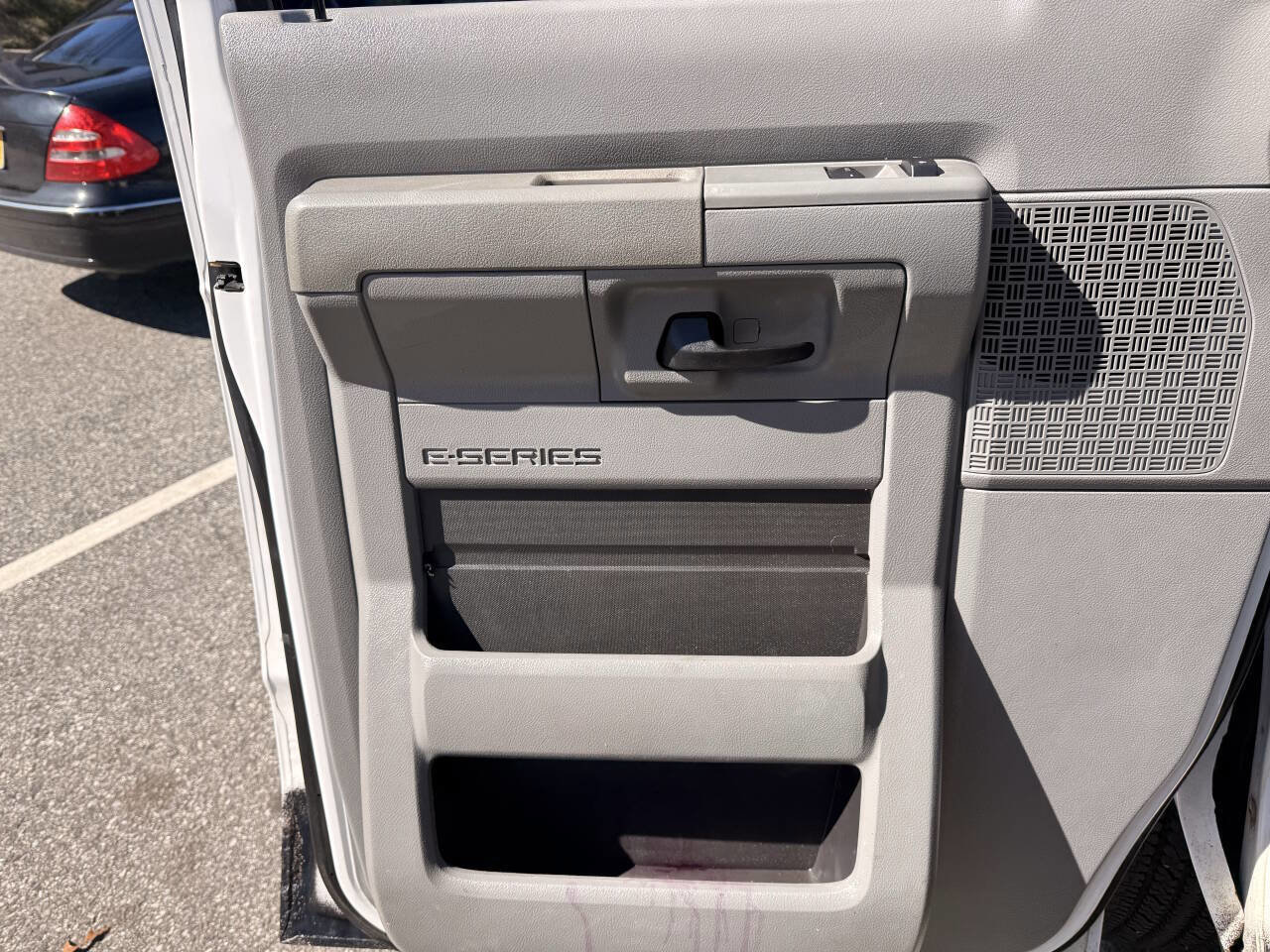 Used 2011 Ford E-250 and Econoline 250 E 250 3dr Cargo Van w/ PWR Group image 9