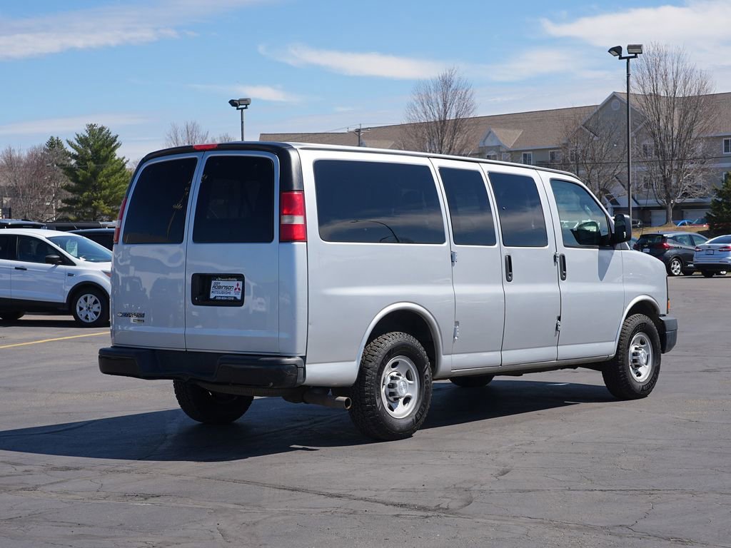 Used 2016 Chevrolet Express 2500 LS RWD image 3