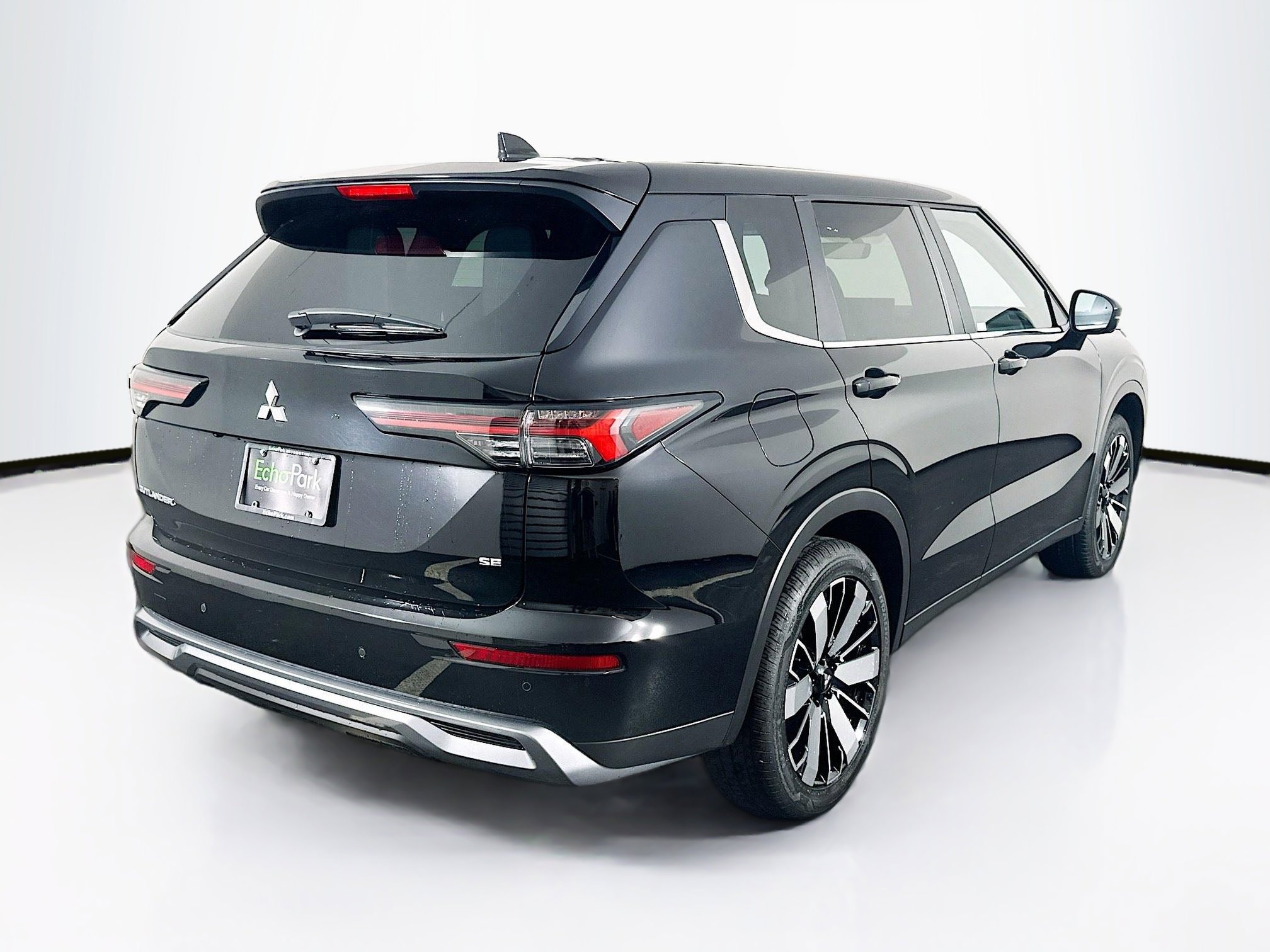 Used 2025 Mitsubishi Outlander SE FWD image 9