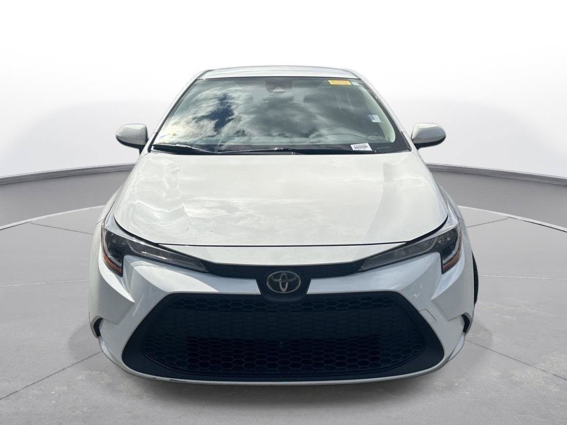 Used 2020 Toyota Corolla LE FWD image 3