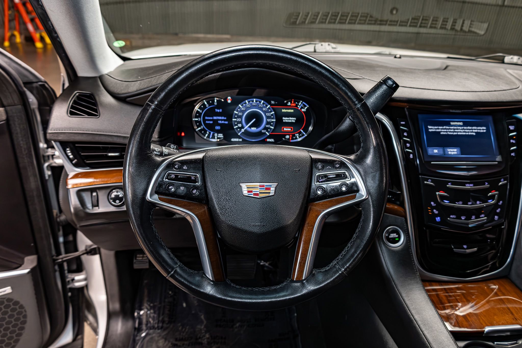 Used 2020 Cadillac Escalade 2WD image 15