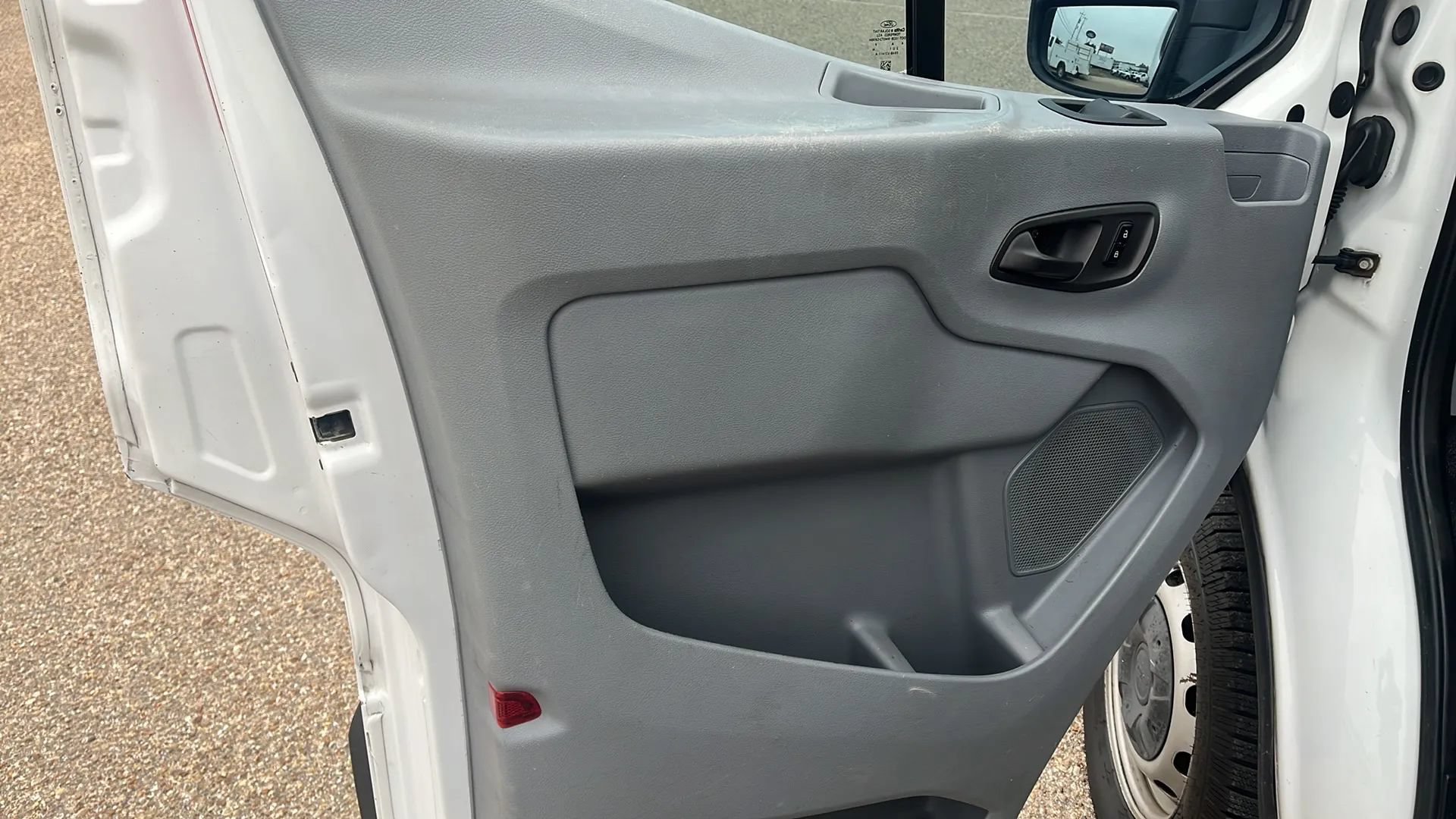 Used 2015 Ford Transit 250 130 Low Roof RWD image 11