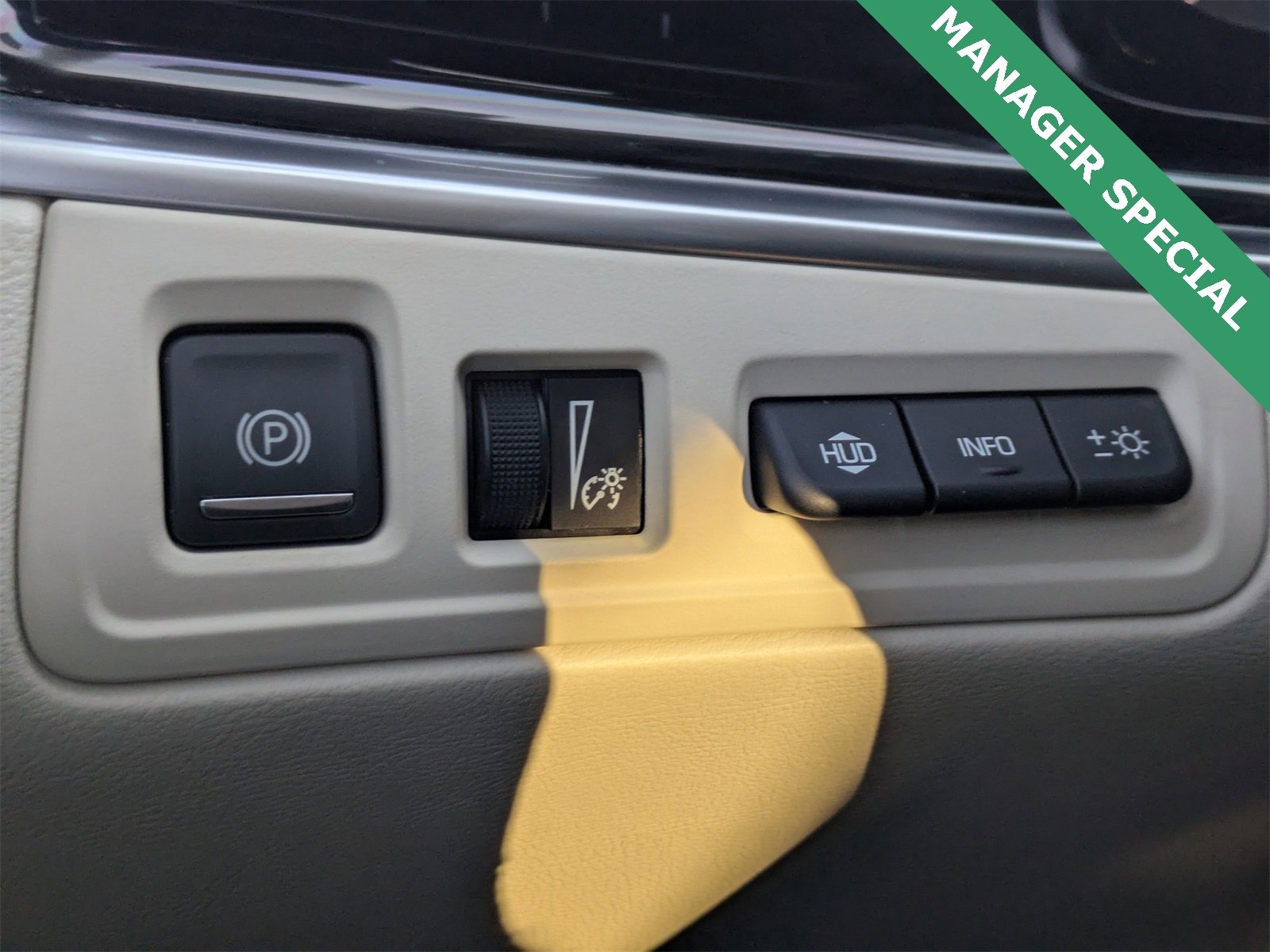 Used 2022 Cadillac XT6 Premium Luxury w/ Technology Package image 29