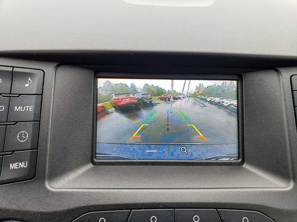 Used 2016 Ford Edge SE image 15