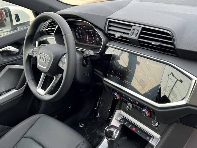 Certified 2025 Audi Q3 2.0T Premium Plus w/ Premium Plus Package image 12
