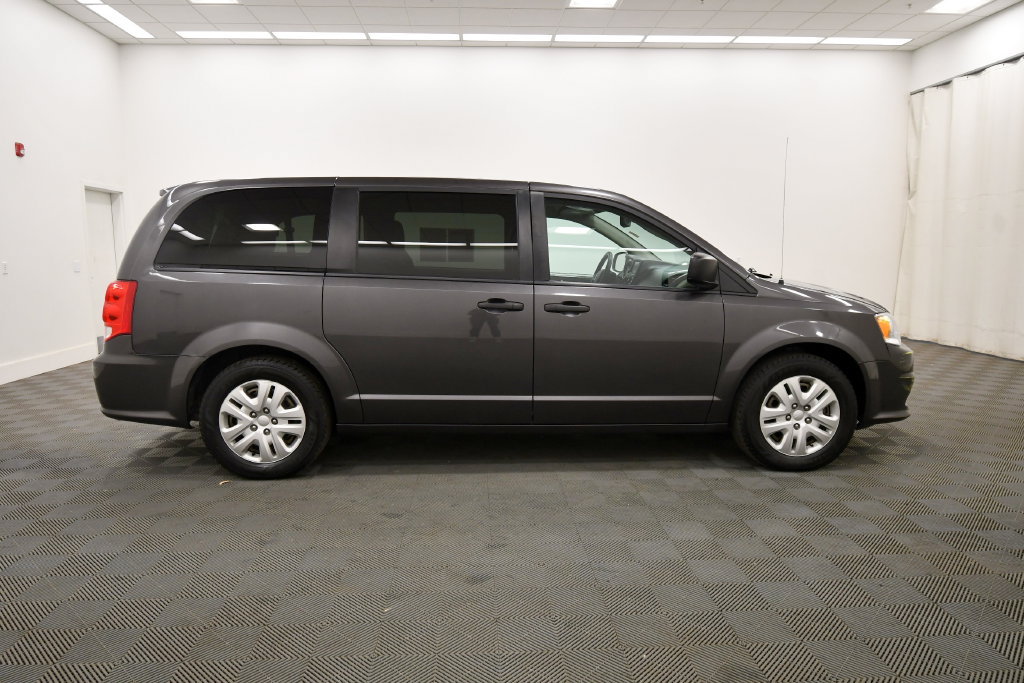Used 2019 Dodge Grand Caravan SE FWD image 9
