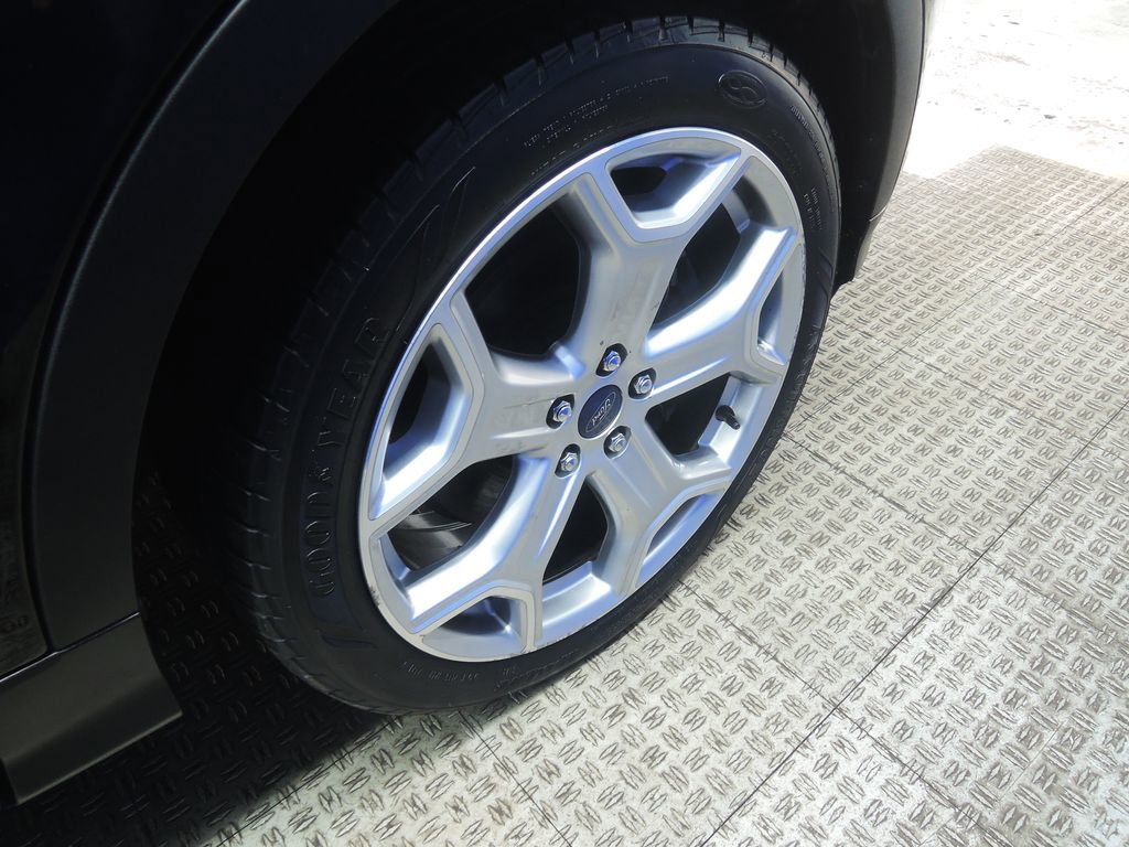 Used 2017 Ford Escape Titanium FWD image 40