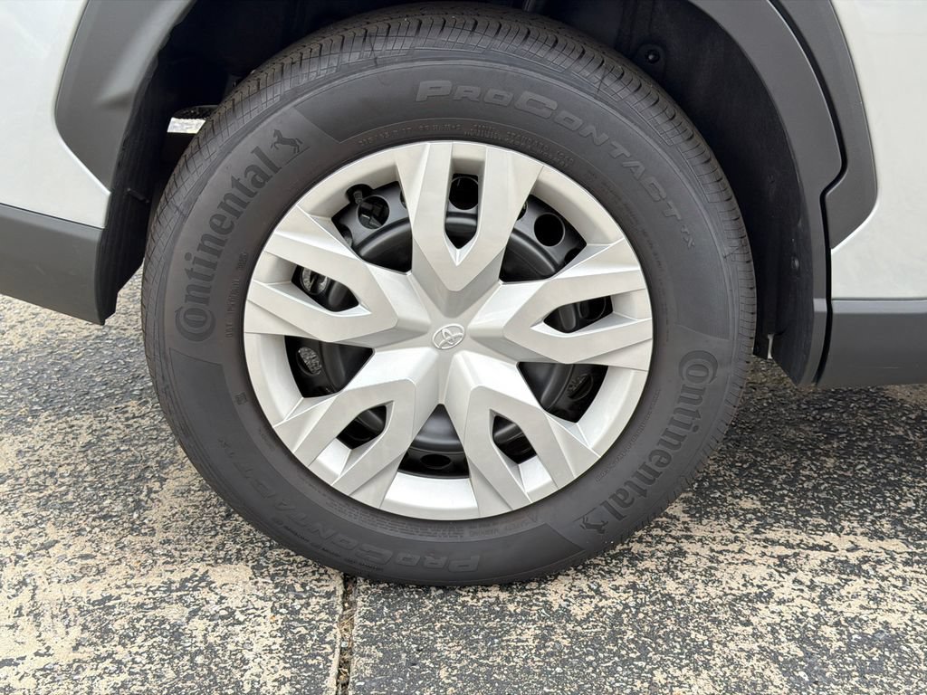 Used 2026 Toyota Corolla Cross L FWD image 21