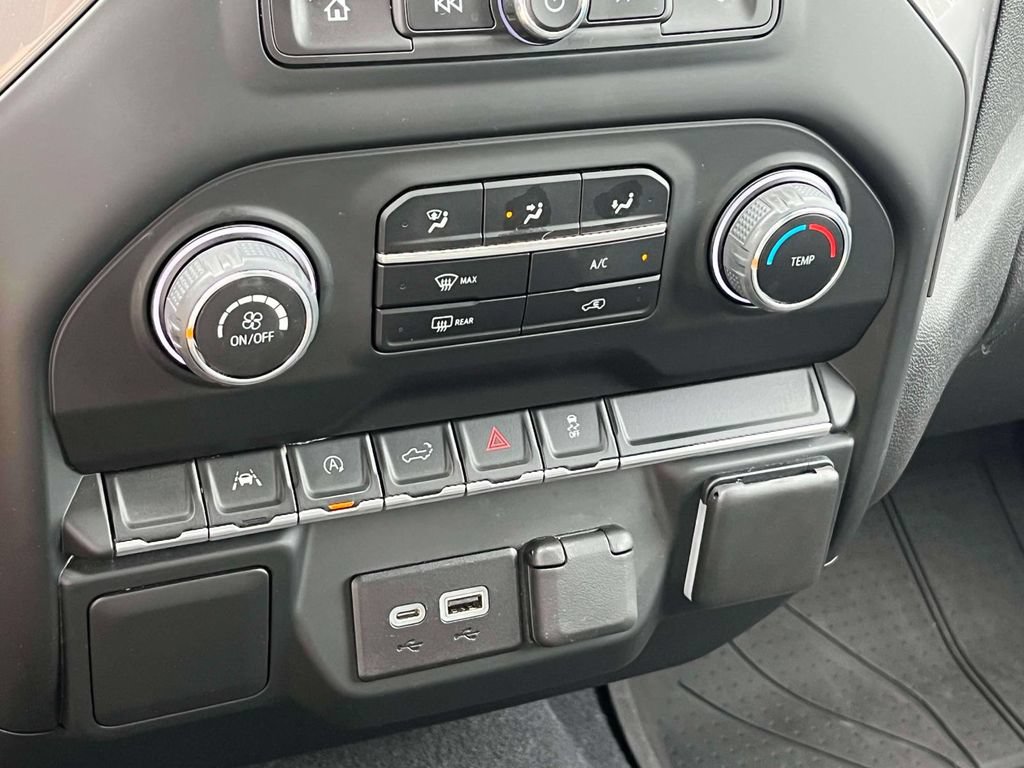 Used 2023 Chevrolet Silverado 1500 Custom AWD/4WD image 18