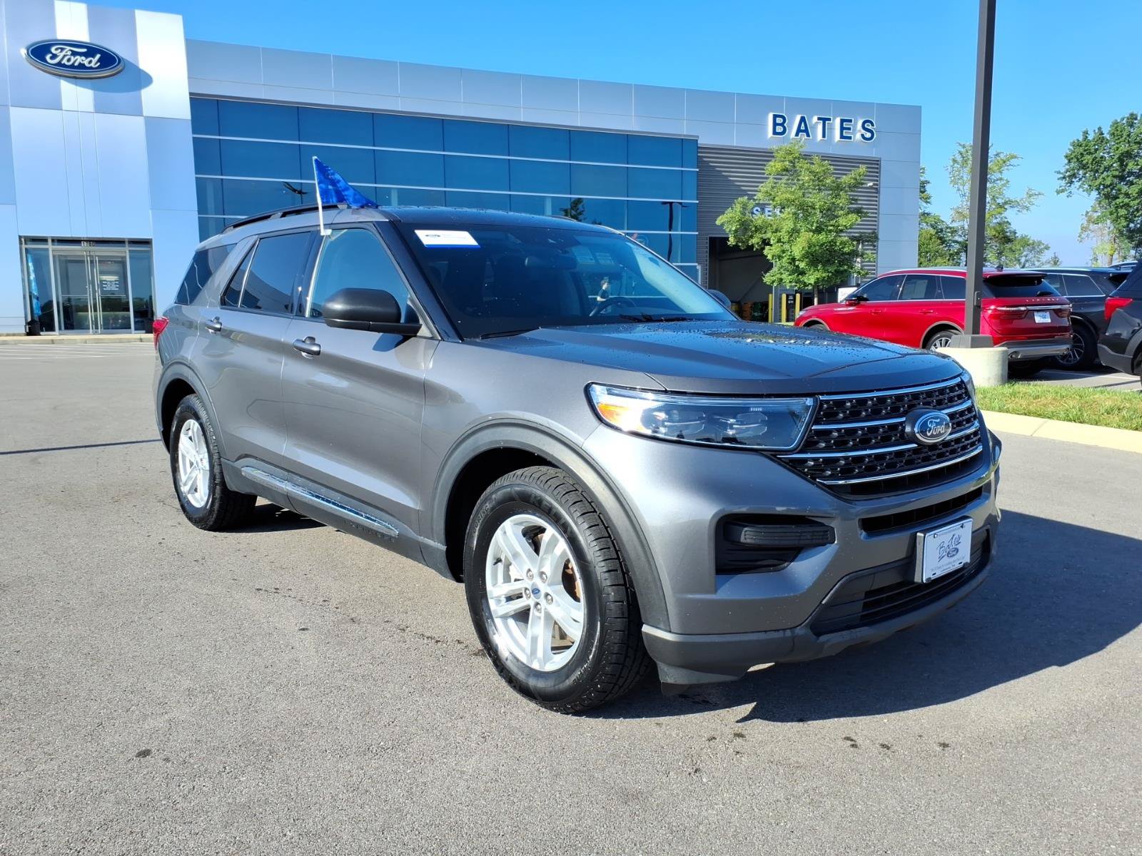 Certified 2023 Ford Explorer XLT RWD image 1