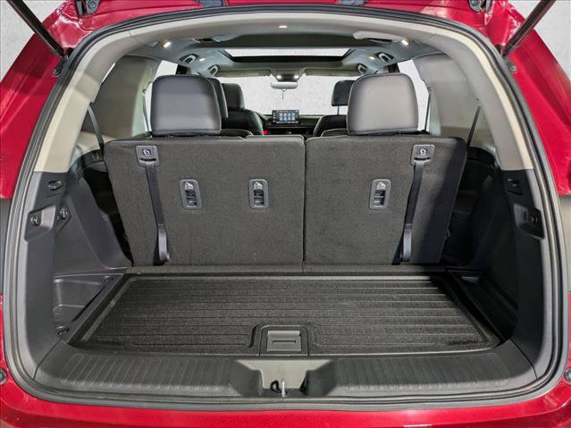 Used 2025 Honda Pilot Touring image 7