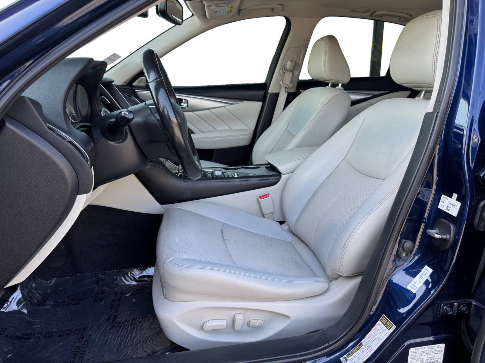 Used 2021 INFINITI Q50 Luxe w/ Seat & Sound Package RWD image 9
