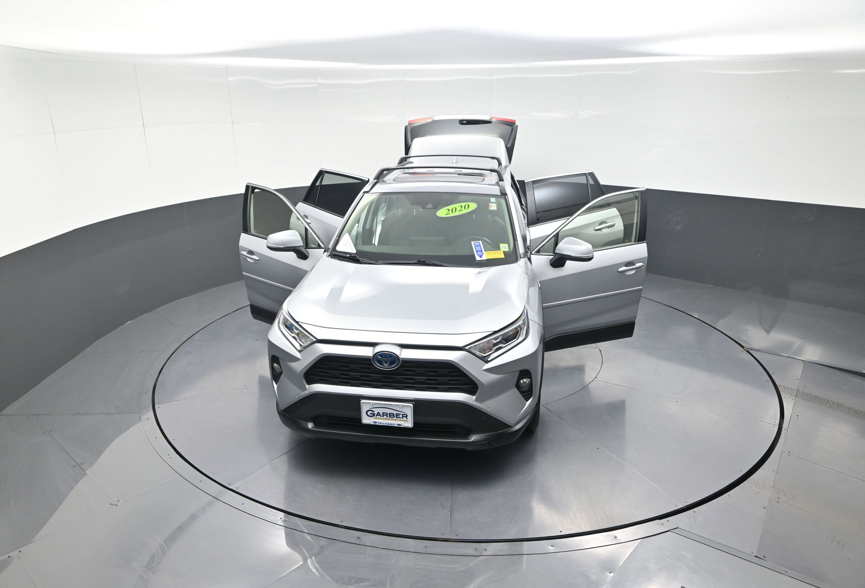 Used 2020 Toyota RAV4 XLE w/ Convenience Package image 12