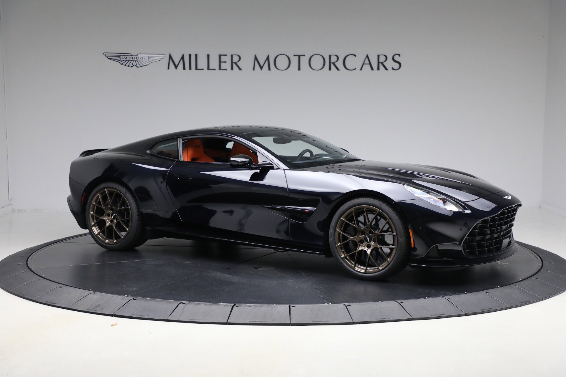 New 2025 Aston Martin Vanquish image 10