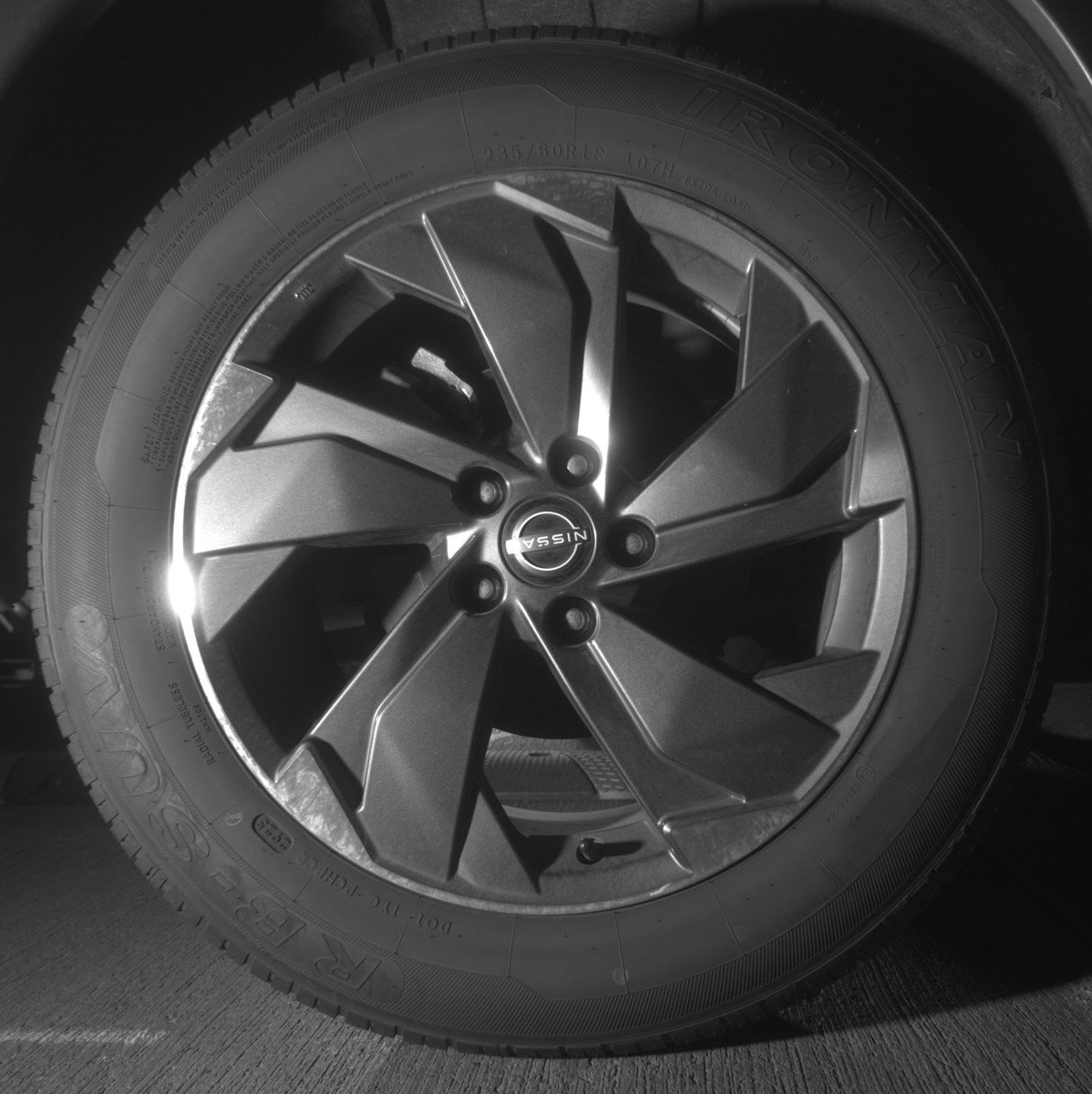 Used 2025 Nissan Rogue SV FWD image 15