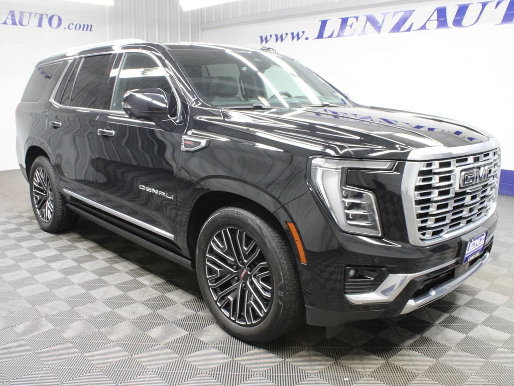 Used 2025 GMC Yukon Denali w/ Denali Reserve Package AWD/4WD image 3