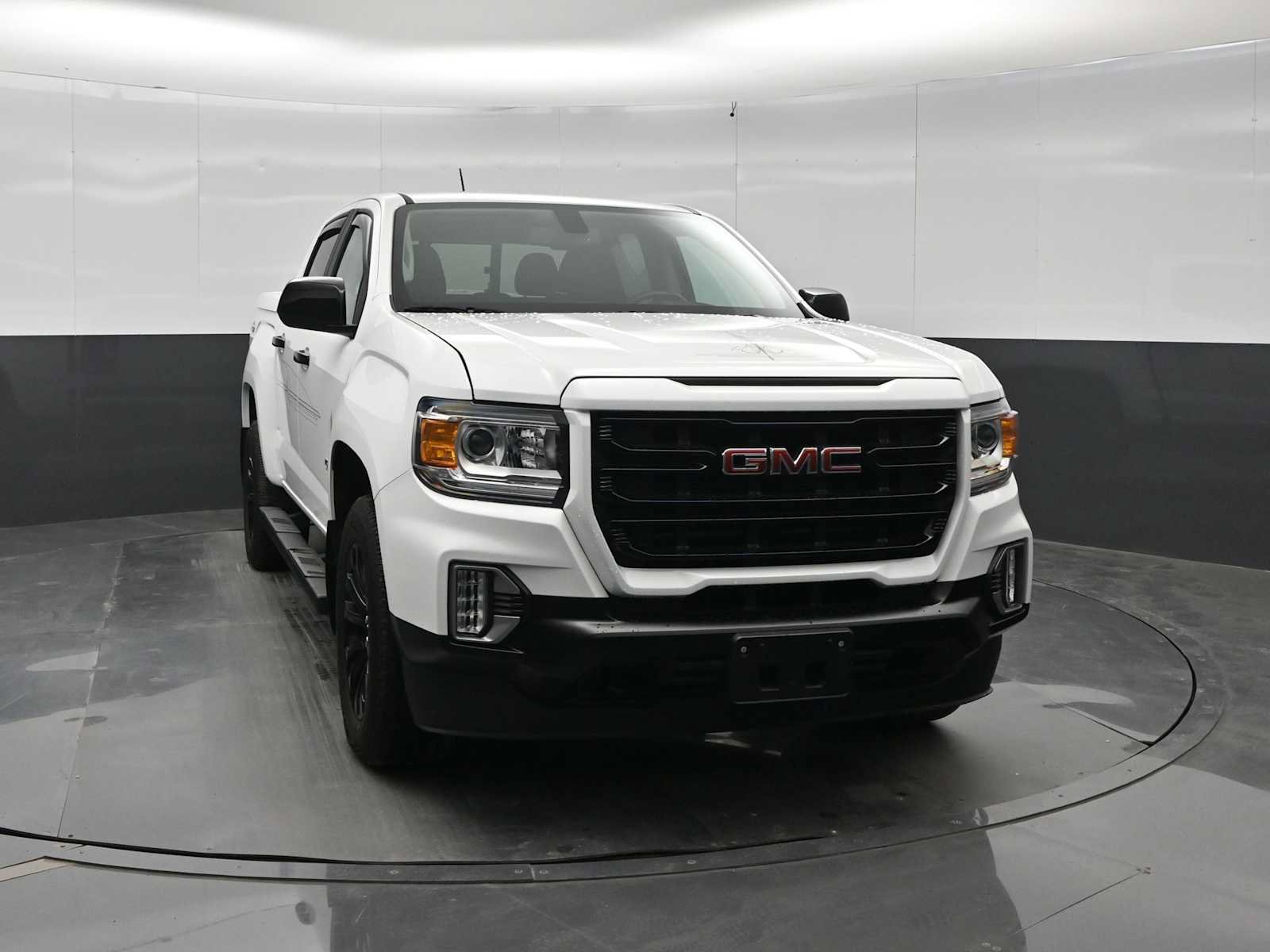 Used 2022 GMC Canyon Elevation w/ Trailering Package AWD/4WD image 2