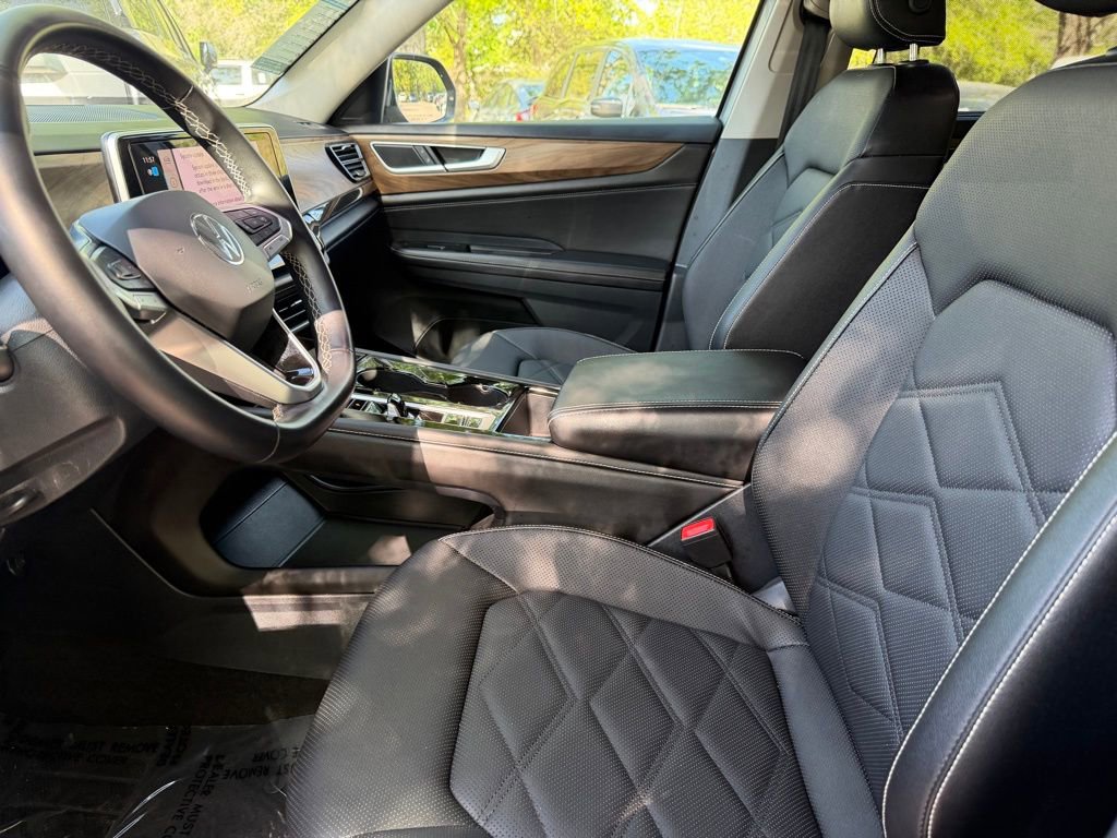 Used 2025 Volkswagen Atlas SE AWD/4WD image 22