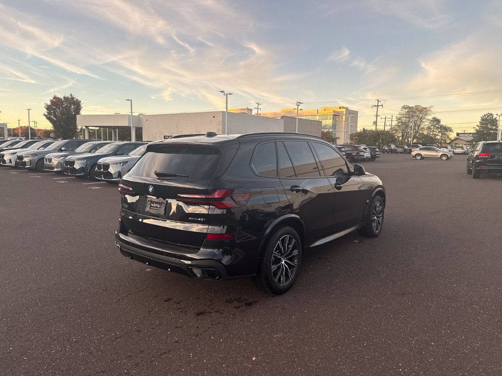 Certified 2025 BMW X5 xDrive40i w/ M Sport Package AWD/4WD image 5