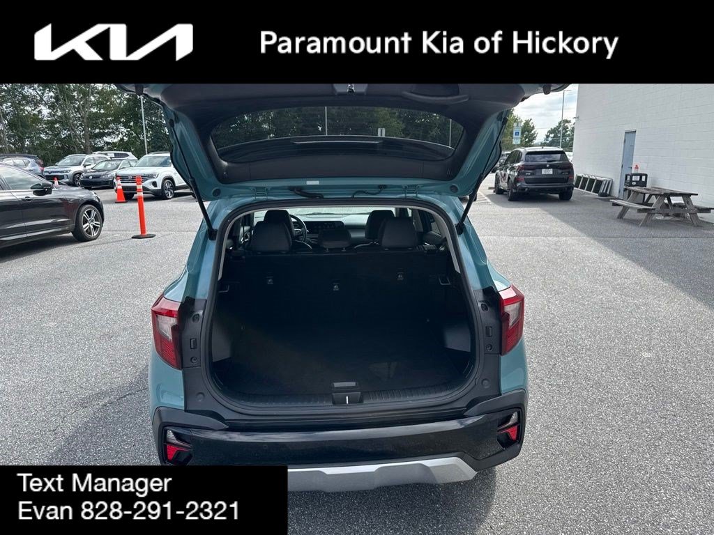 Used 2025 Kia Seltos EX FWD image 10