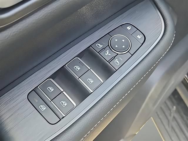 New 2025 Nissan Armada SL w/ Captain's Chari Seat Package AWD/4WD image 6