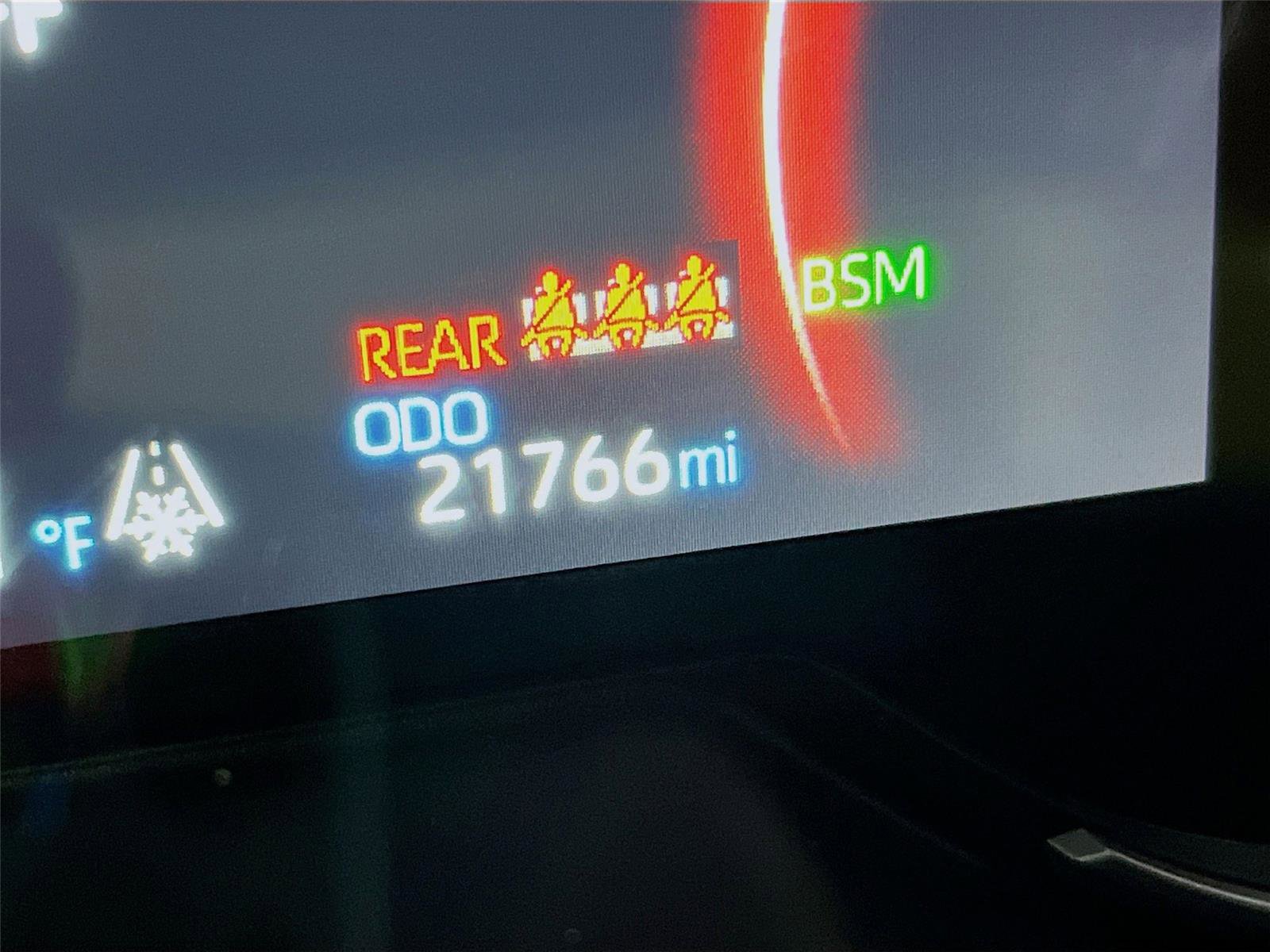 Used 2025 Toyota RAV4 XLE image 5