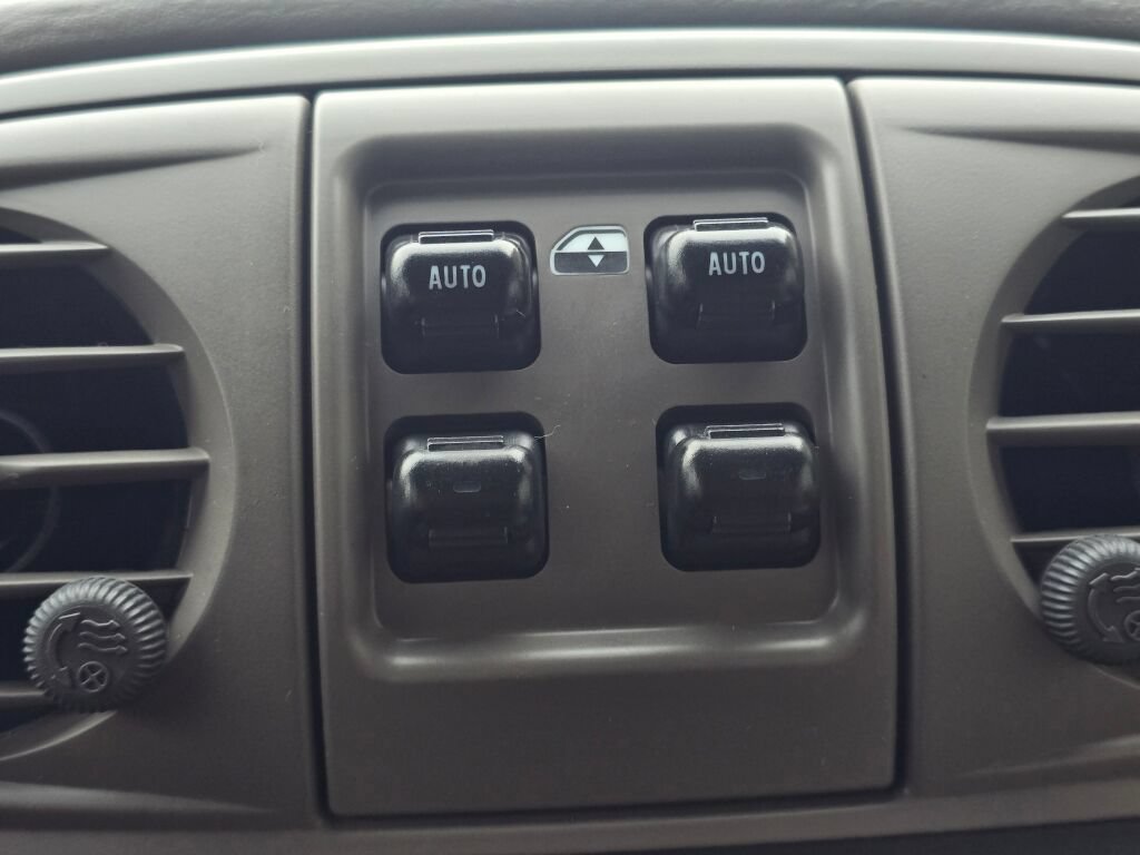 Used 2005 Chrysler PT Cruiser GT FWD image 90