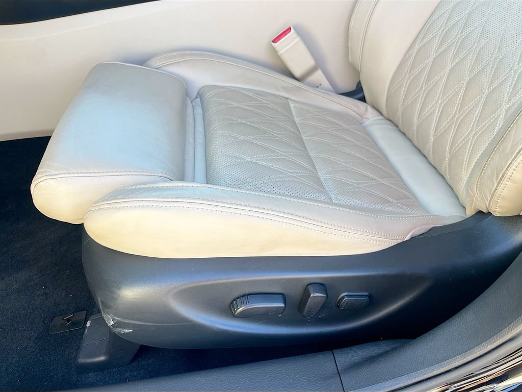 Used 2023 Nissan Maxima Platinum w/ Sport Mat Group FWD image 20