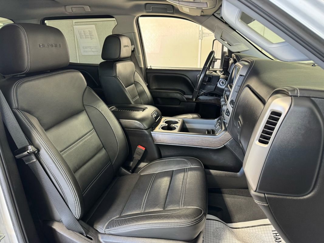 Used 2019 GMC Sierra 2500 Denali w/ Duramax Plus Package AWD/4WD image 28