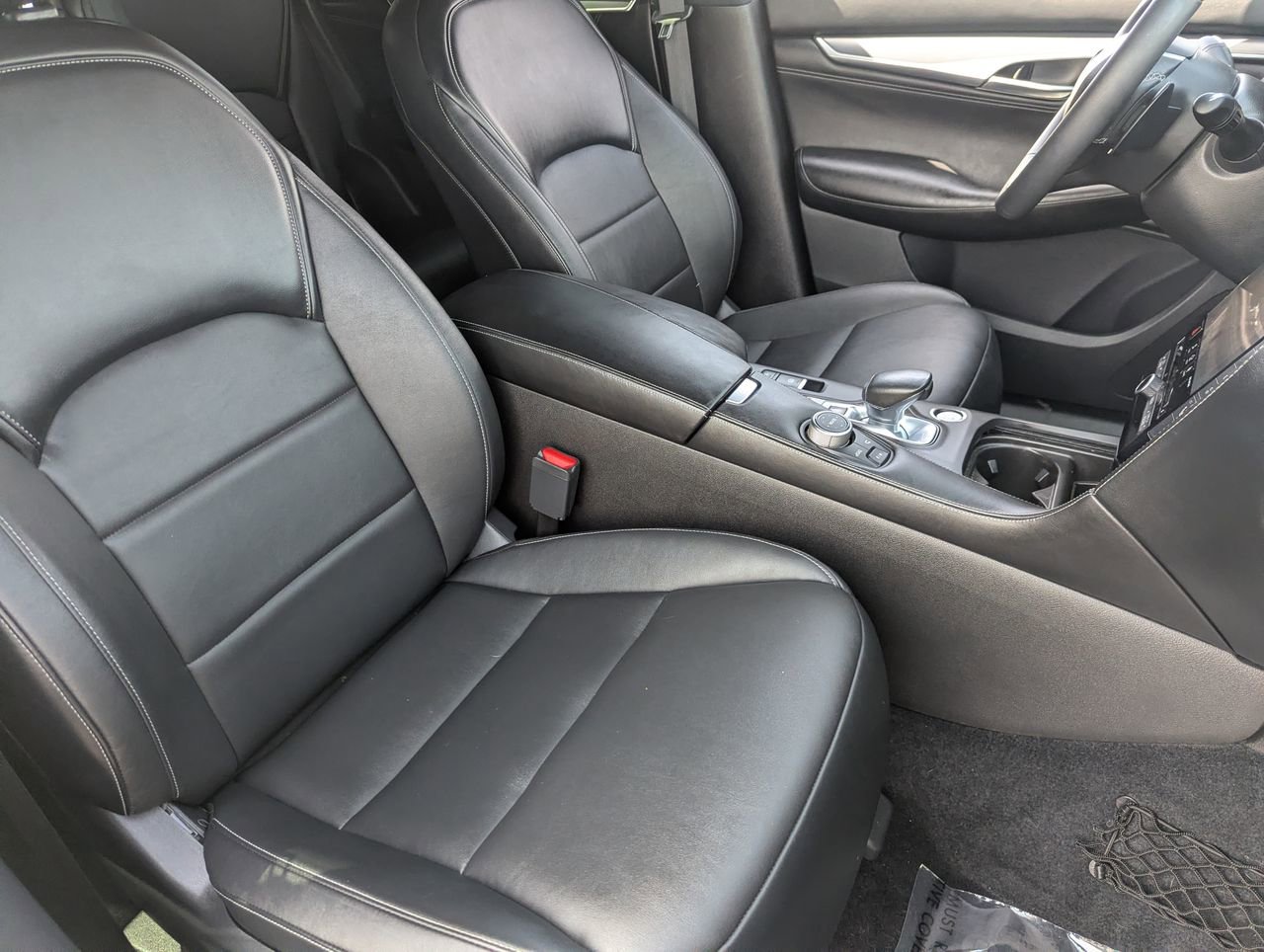 Certified 2022 INFINITI QX55 Luxe w/ Accent Package image 12