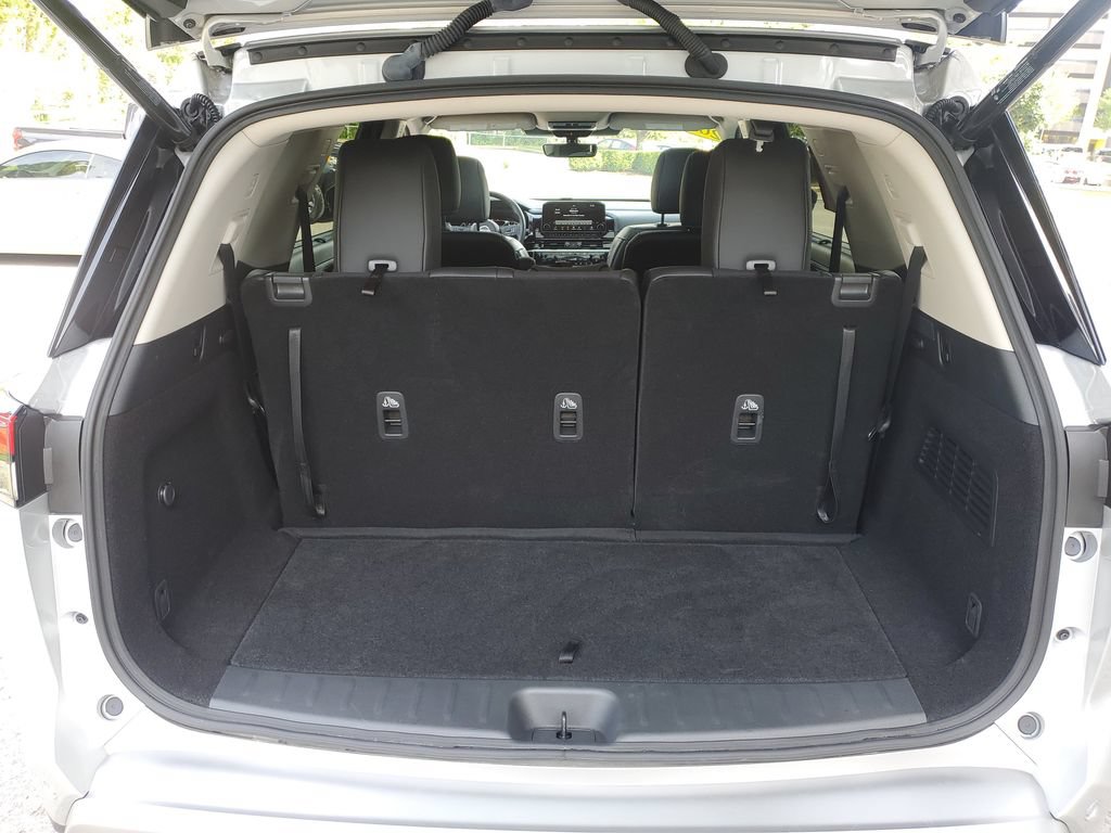 Certified 2025 Nissan Pathfinder SL w/ SL Premium Package FWD image 8