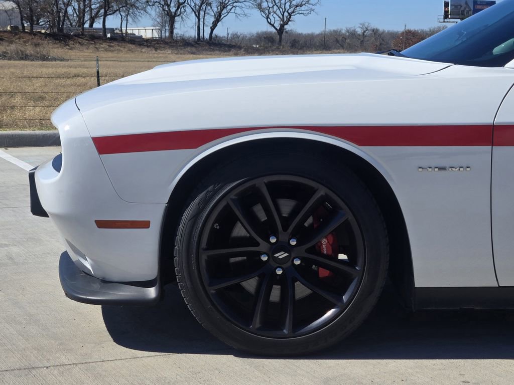Used 2022 Dodge Challenger R/T w/ Plus Package image 5