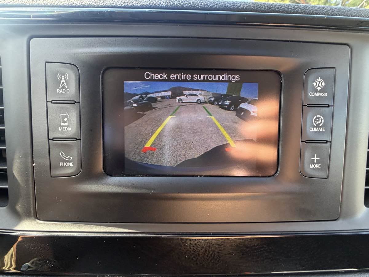 Used 2017 Chrysler Pacifica LX FWD image 14