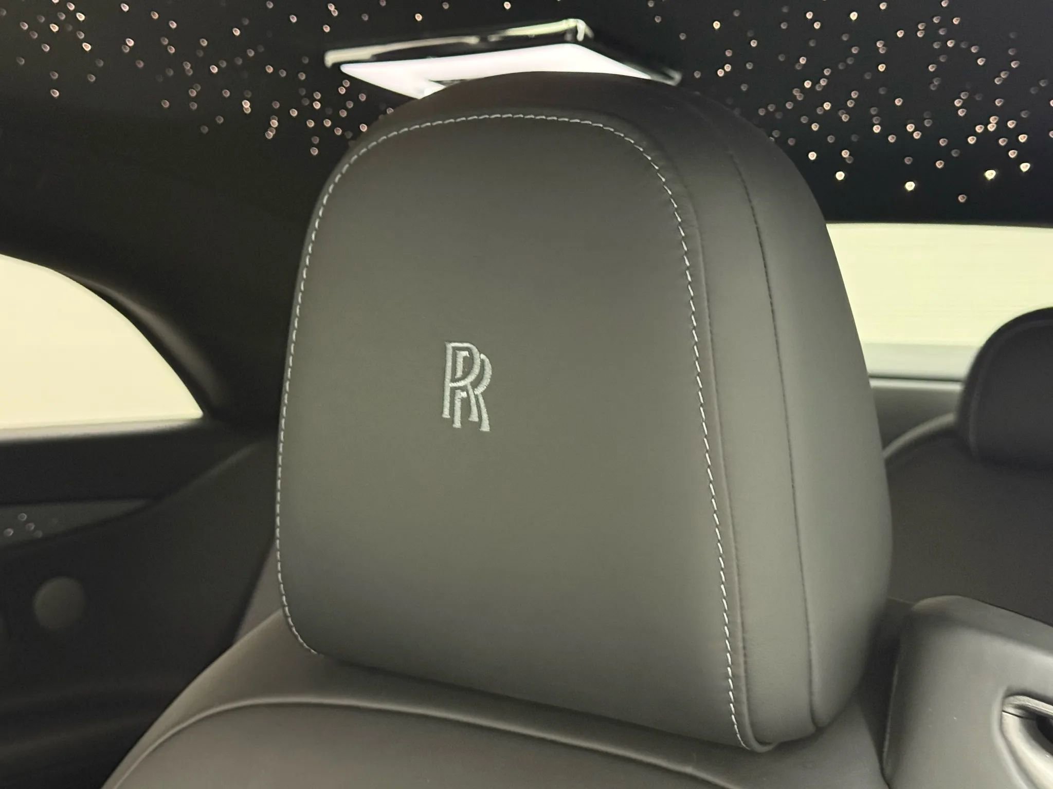 Used 2025 Rolls-Royce Spectre image 39