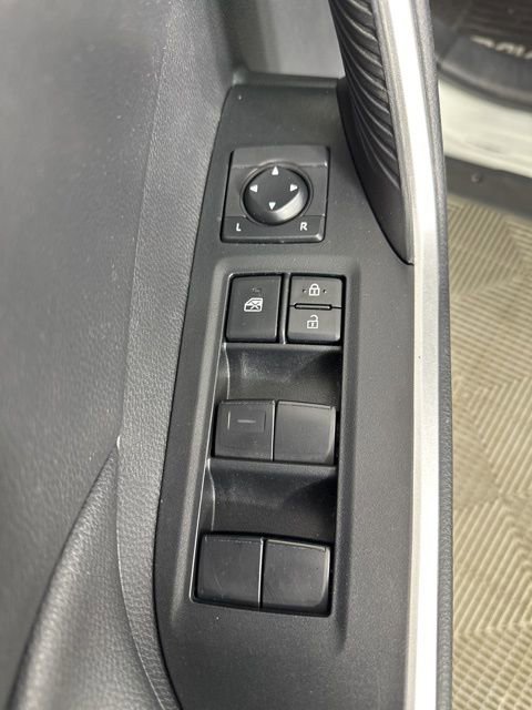Used 2020 Toyota RAV4 LE w/ All Weather Liner Package AWD/4WD image 24