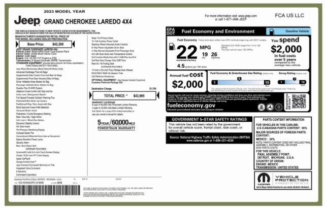 Used 2023 Jeep Grand Cherokee Laredo image 2