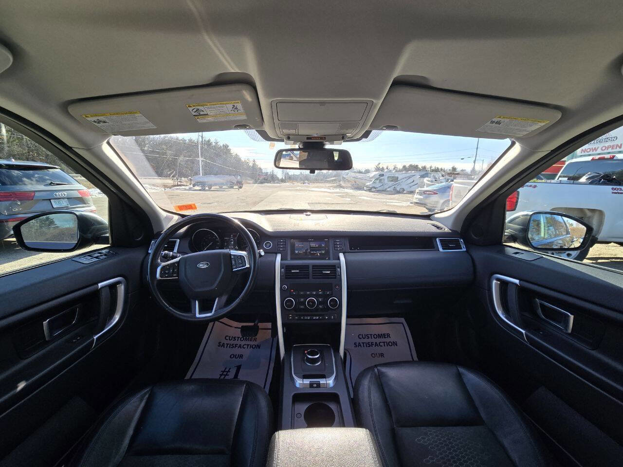 Used 2017 Land Rover Discovery Sport SE image 19