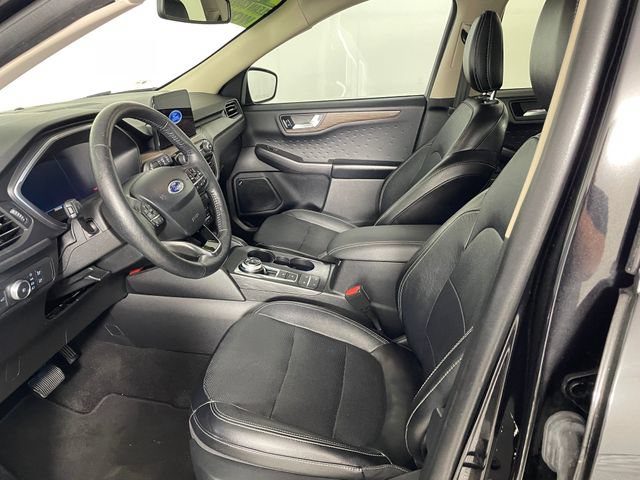 Used 2020 Ford Escape Titanium AWD/4WD image 2