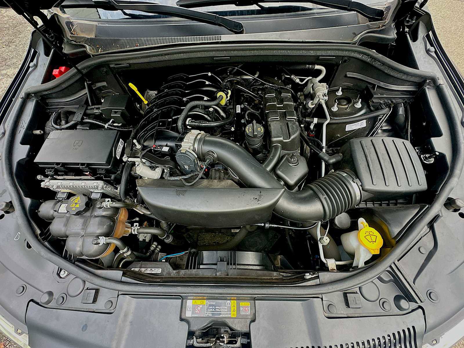 Used 2023 Dodge Durango SXT image 17