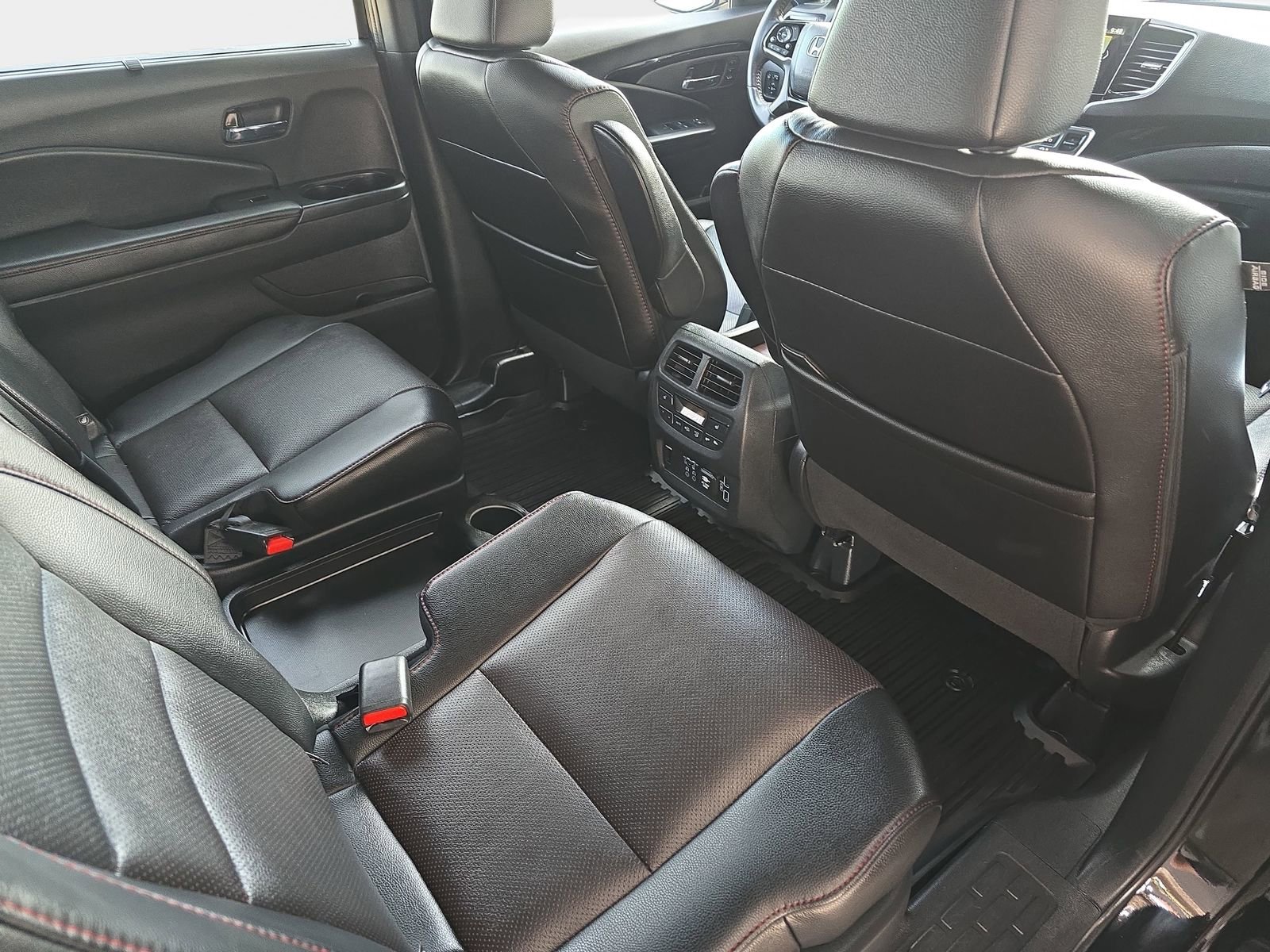 Certified 2022 Honda Pilot Black Edition image 13