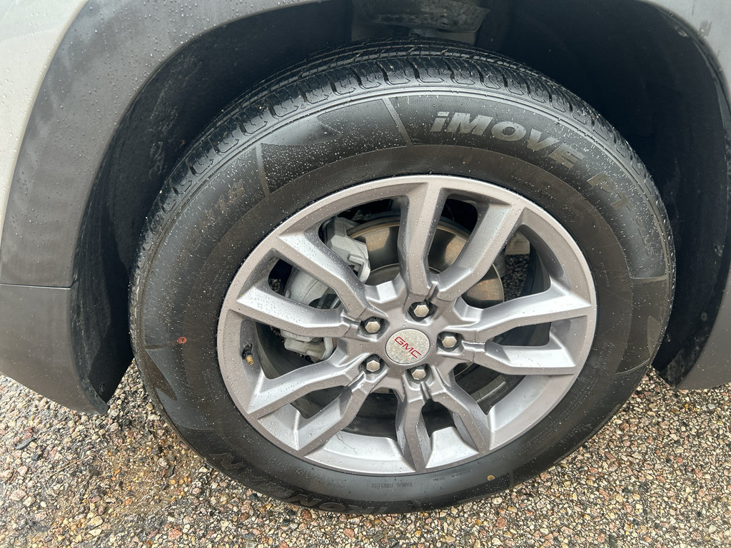 Used 2024 GMC Terrain SLT FWD image 3