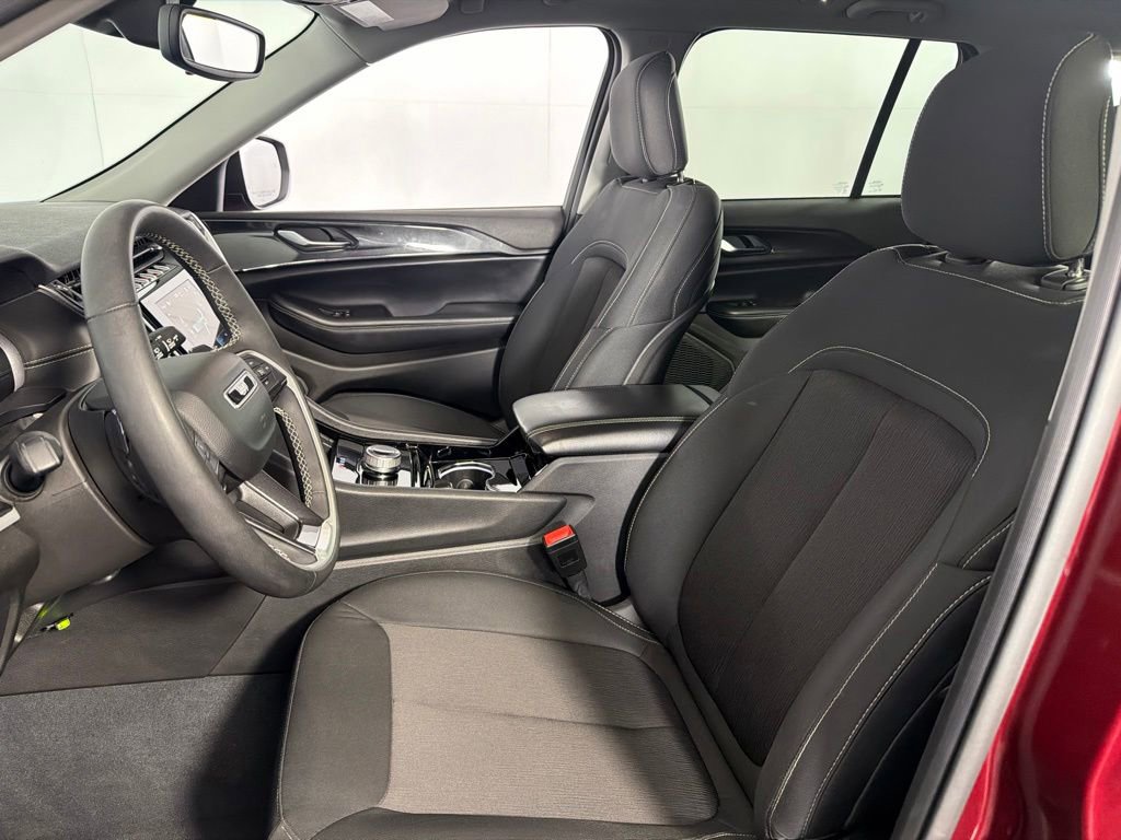 Certified 2023 Jeep Grand Cherokee Laredo w/ Luxury Tech Group I AWD/4WD image 22
