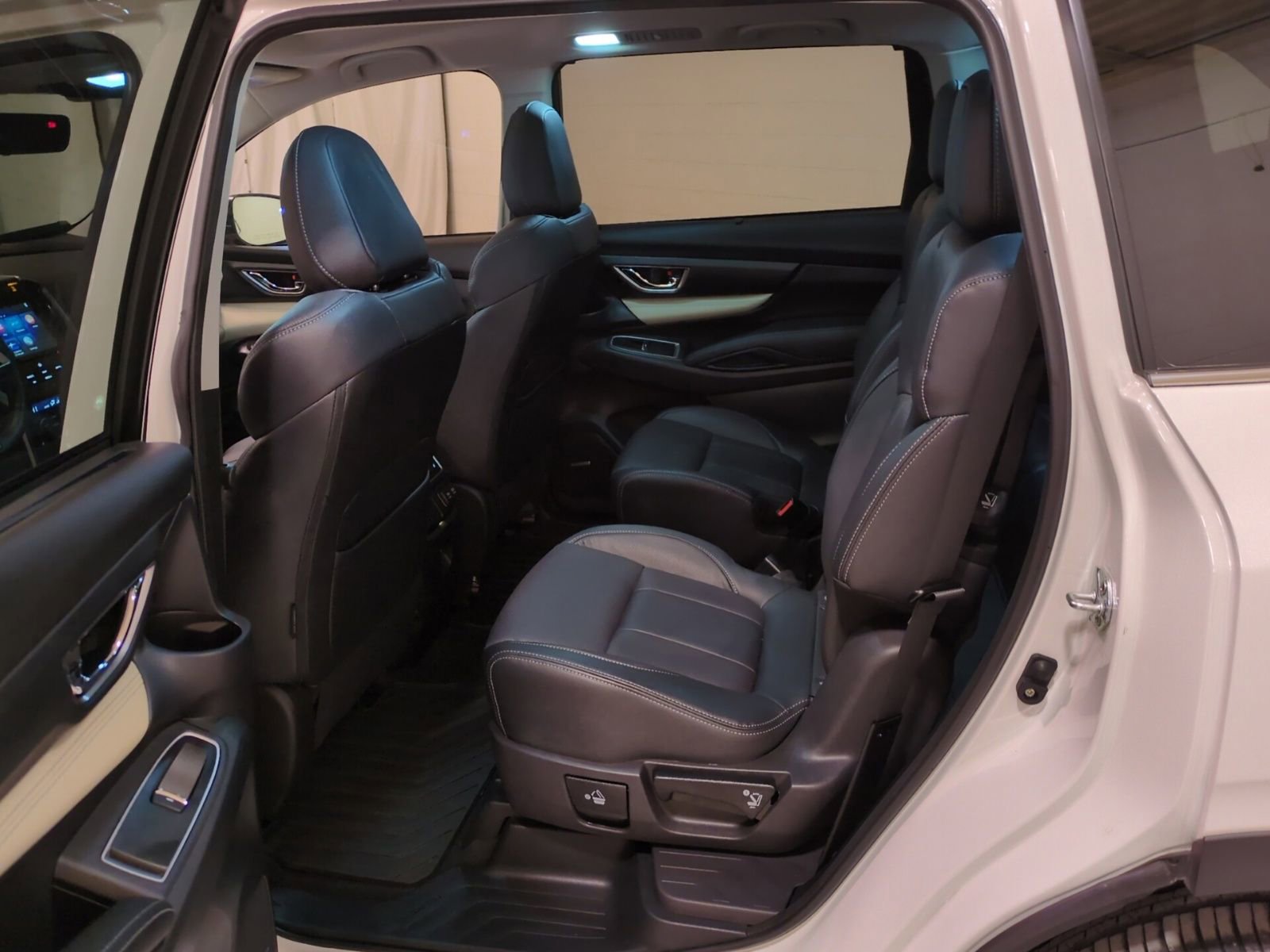 Certified 2022 Subaru Ascent Limited w/ Technology Package image 16