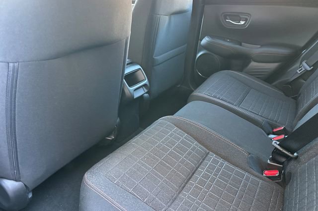 Used 2025 Honda HR-V Sport image 11